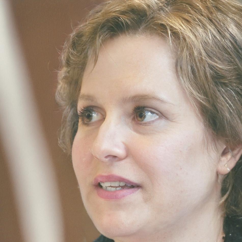 Portrait de Camille Rousseau, experte en post-production documentaire