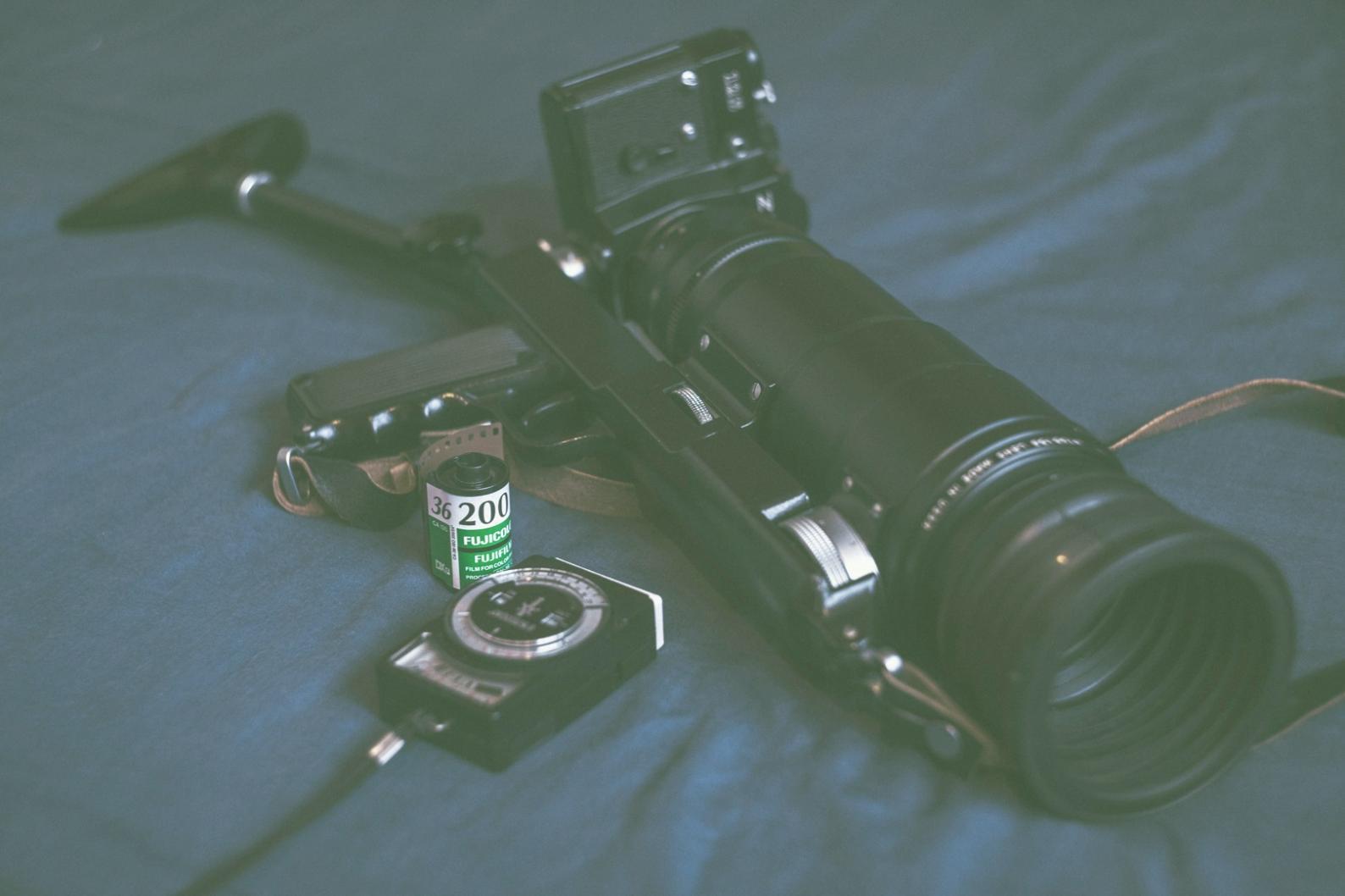 Espace de travail moderne pour le montage documentaire